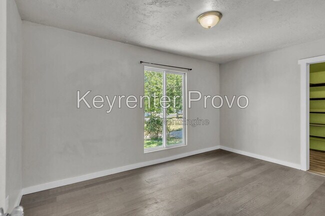 Foto del edificio - 1304 E 520 S St