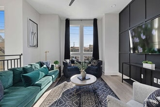 Building Photo - 104 Myrtle St