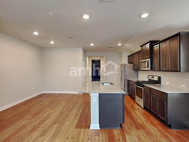 Building Photo - 8110 Cottage Rose Dr