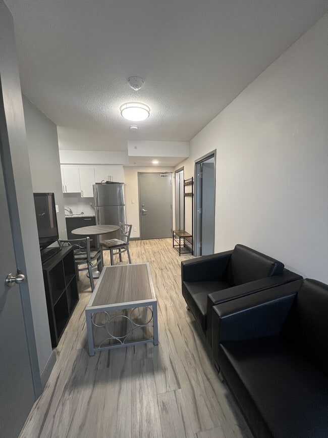 Building Photo - 258B-258B Sunview St