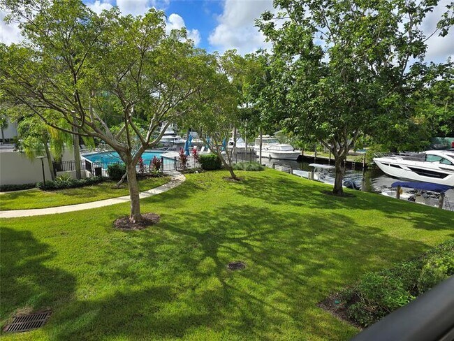 Building Photo - 1101 River Reach Dr