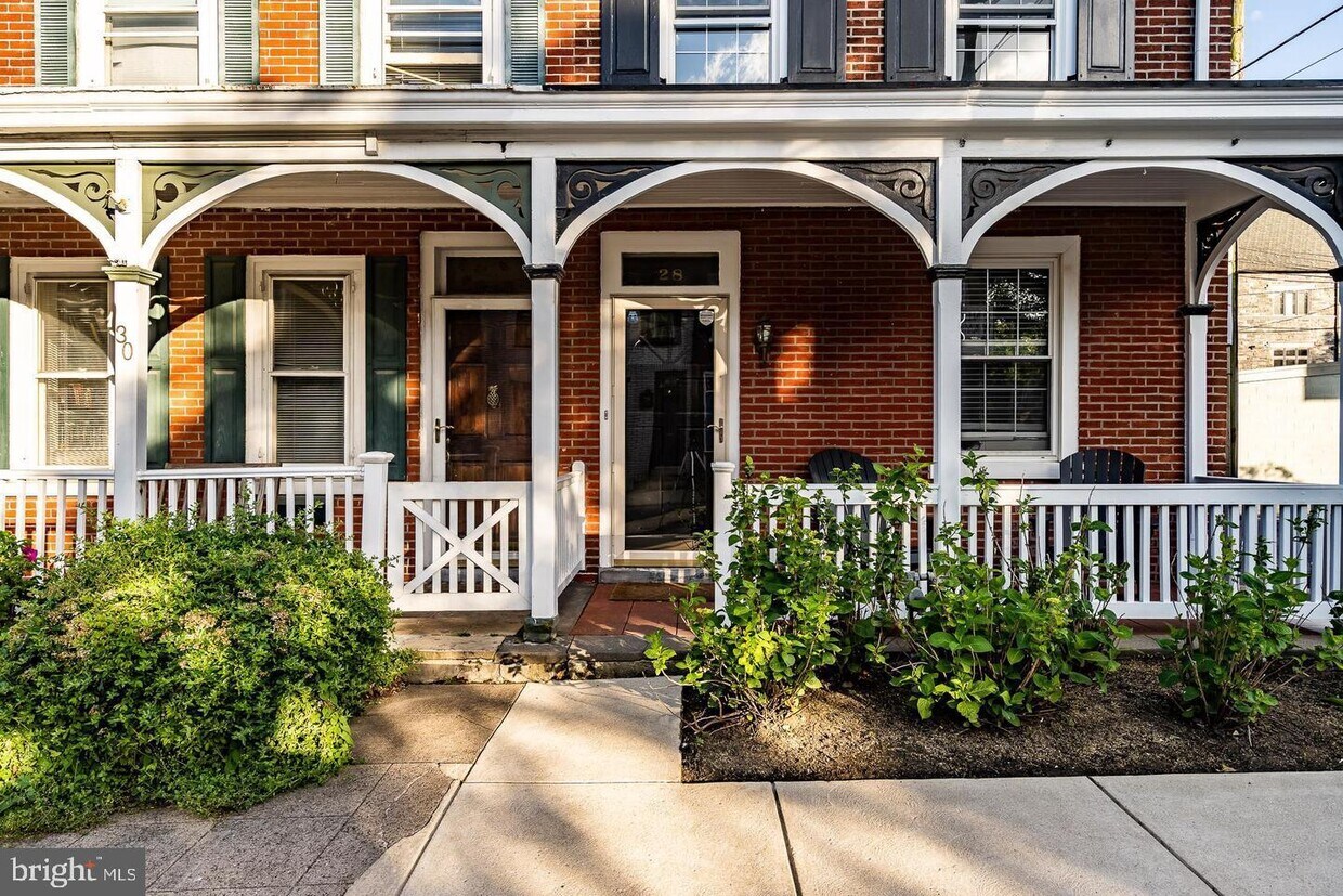 28 E Miner St, West Chester, PA 19382 Townhouse for Rent in West Chester, PA