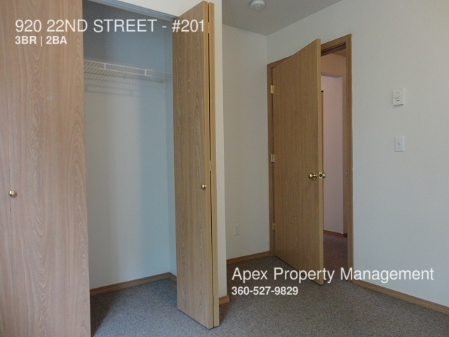Foto del edificio - 920 22ND St