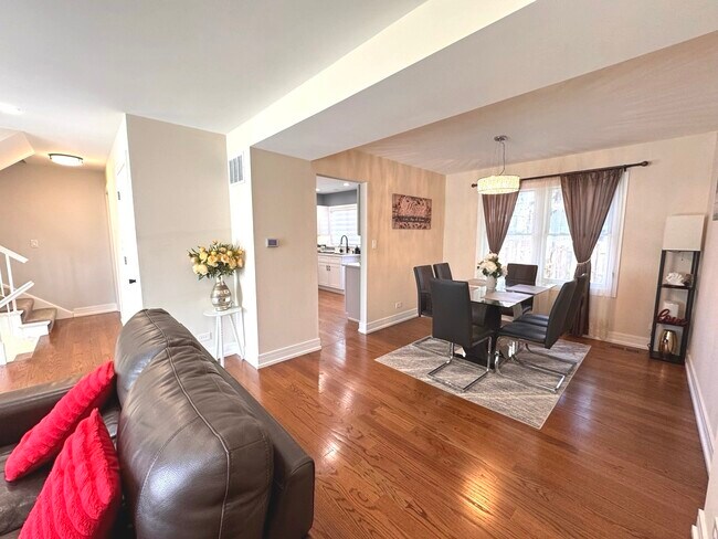 Foto del edificio - 2210 Clifton Pl