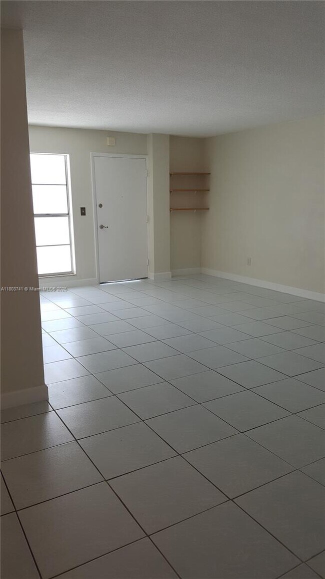 Foto del edificio - 1340 Lincoln Rd