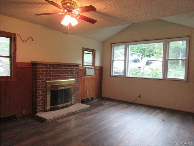 Foto del edificio - 357 Mountain Lodge Rd