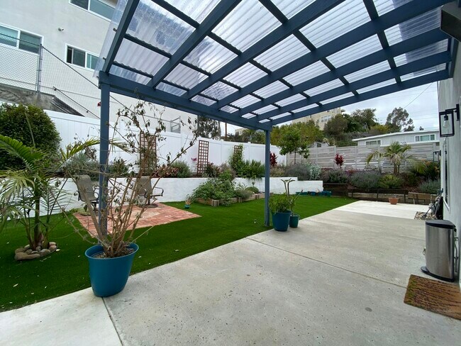 Foto del edificio - 605 Bush St