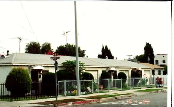 Foto principal - 5316 Maywood Ave