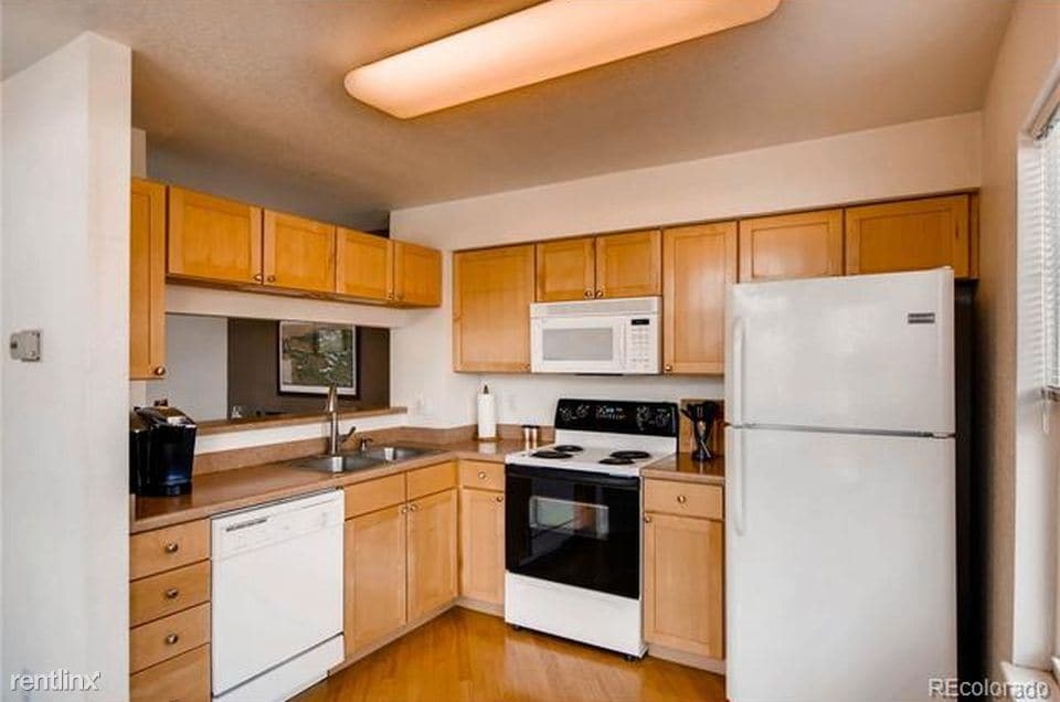Building Photo - 13900 Lake Song Ln