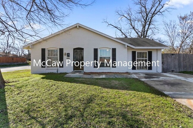 Photo - 2600 Bluebird Ln House