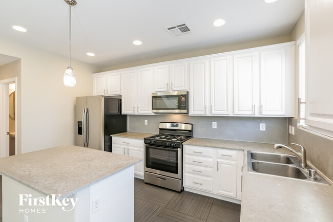 Building Photo - 6208 Bradford Island Ct