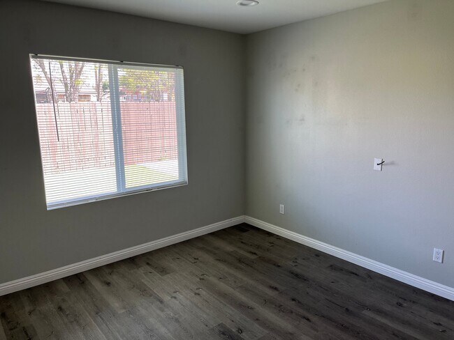 Building Photo - 830 California Ave