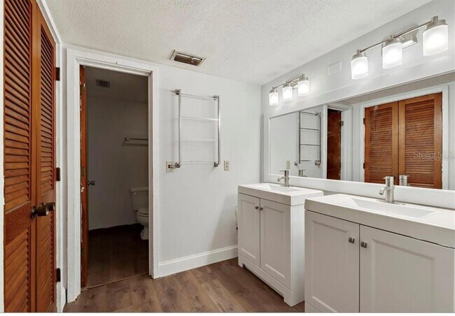 Foto del edificio - 2241 Burnway Rd