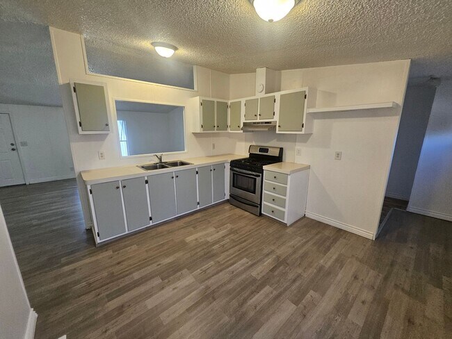 Foto del edificio - Newly Remolded 3 Bedroom Manufactured Home...