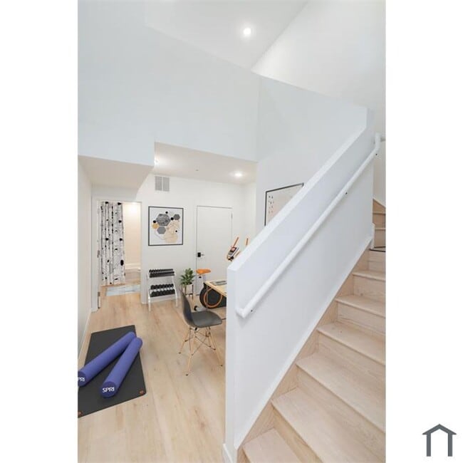 Building Photo - 2717 N Howard St