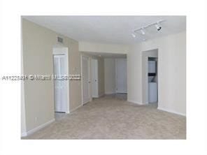 Building Photo - 2 br, 2.5 bath Condo - Courvoisier Courts