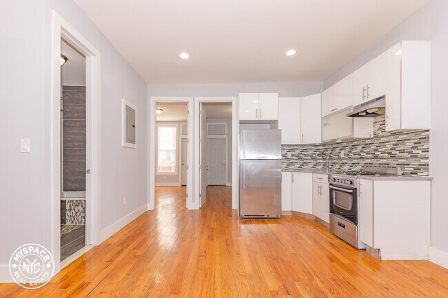 Building Photo - 238 Eldert St