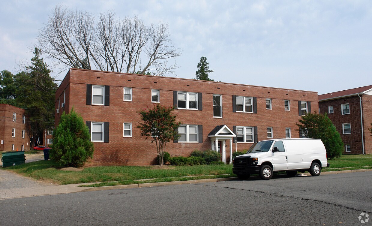 1210 N Kenilworth St, Arlington, VA 22205 Apartments in Arlington, VA