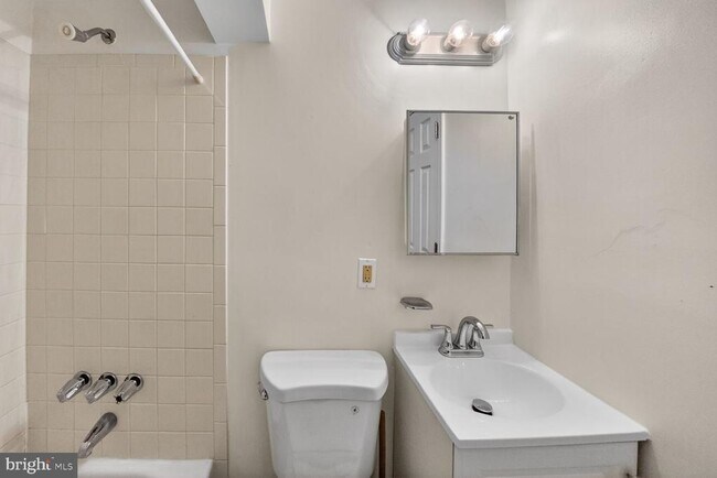 Foto del edificio - 2890 Balmoral Dr