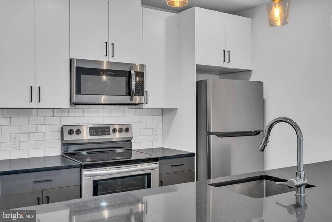 Foto del edificio - 330 Cecil B. Moore Ave