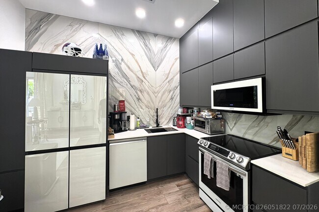 Foto del edificio - 361 Jefferson Ave
