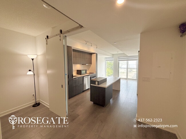 Building Photo - Pet-Friendly 1 Bedroom + Den Condo with 2 Bathrooms – Burlington