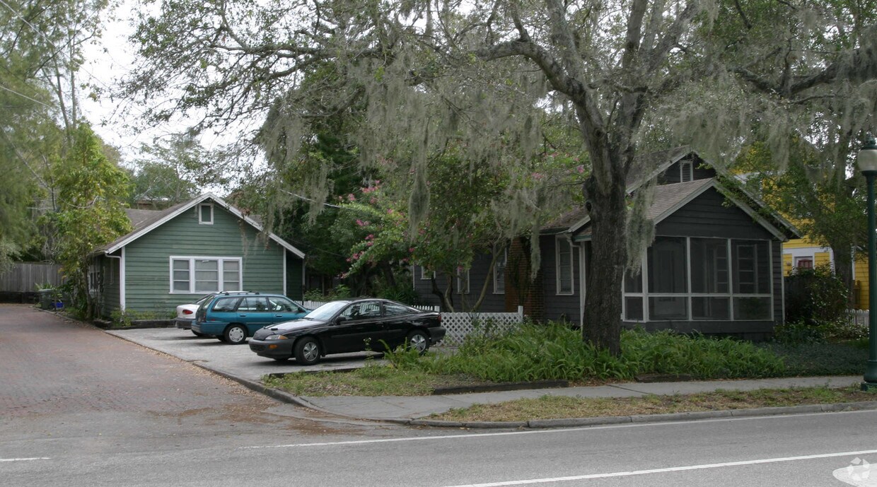 Foto del edificio - 329 S Osprey Ave