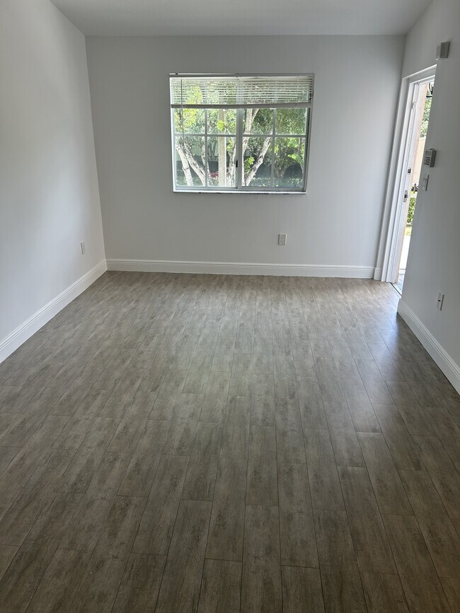 Foto del edificio - 2650 SE 12th Pl