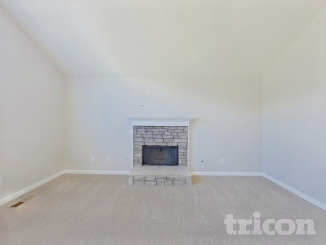 Foto del edificio - 217 White Pine Ln