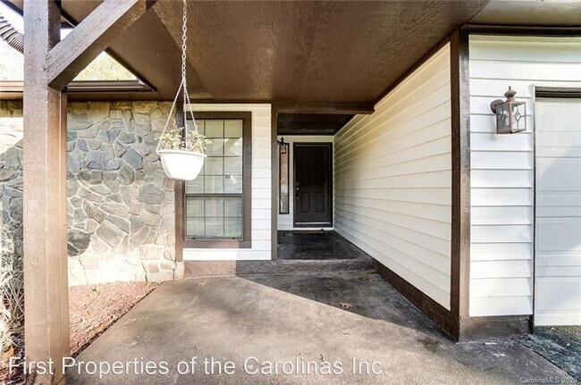 Building Photo - 3 br, 2 bath House - 9315 Rainbow Forest Dr.
