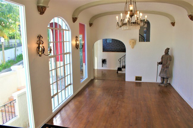 Foto del edificio - 2720 Woodhaven Dr