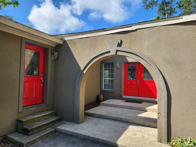 Front Entrance court - 7316 Ahia Ct