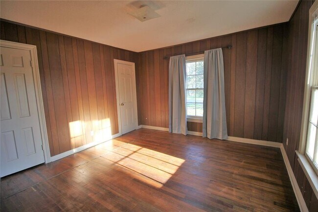 Foto del edificio - 513 Pecan Valley Rd