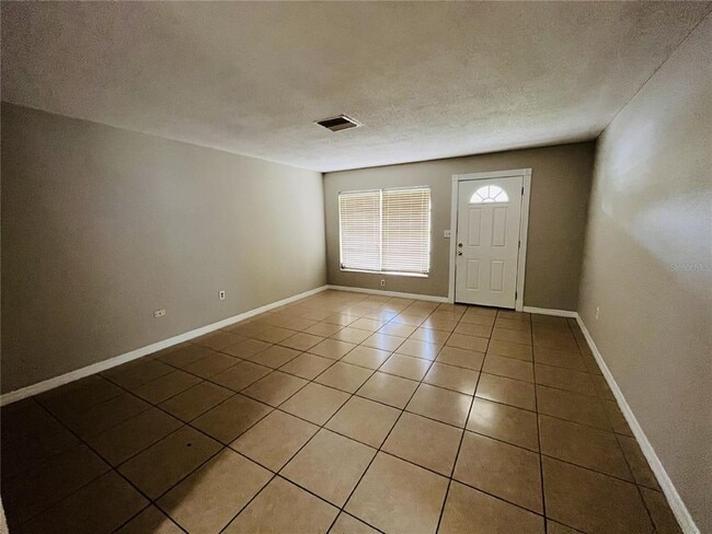 Foto del edificio - 829 W Carole St