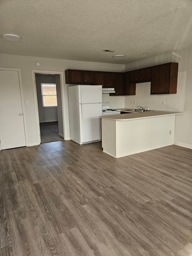 Building Photo - 1 bedroom 1 bathroom