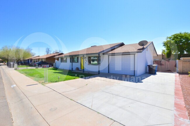 Foto del edificio - 729 E Laredo St