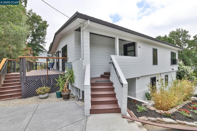 Building Photo - 946 Risa Rd