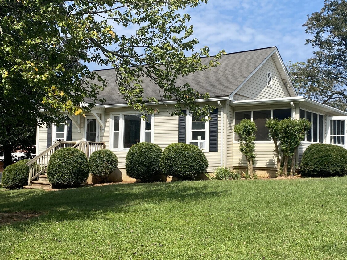 1318 Salem Rd, NC 28655 House Rental in NC