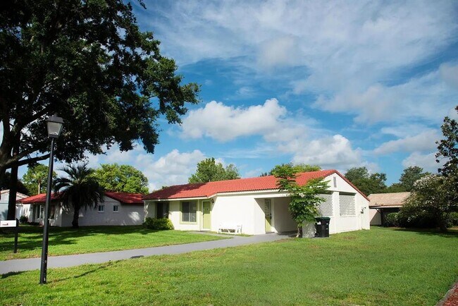 Building Photo - 10116 Fairtree Ln