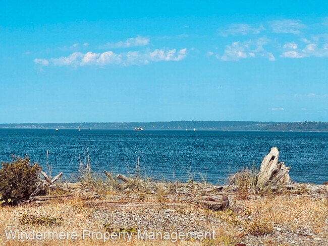 Foto del edificio - 2 br, 2.5 bath House - 7732 NE Yeomalt Pt ...