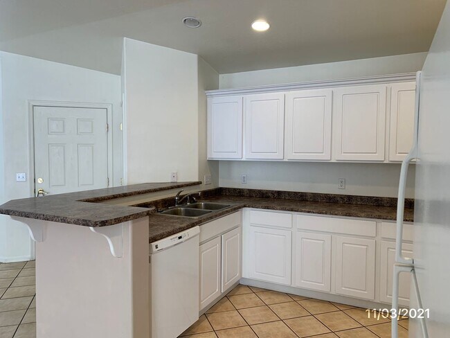 Foto del edificio - MOVE IN SPECIAL -  HOUSE - VERDE SANTA FE ...