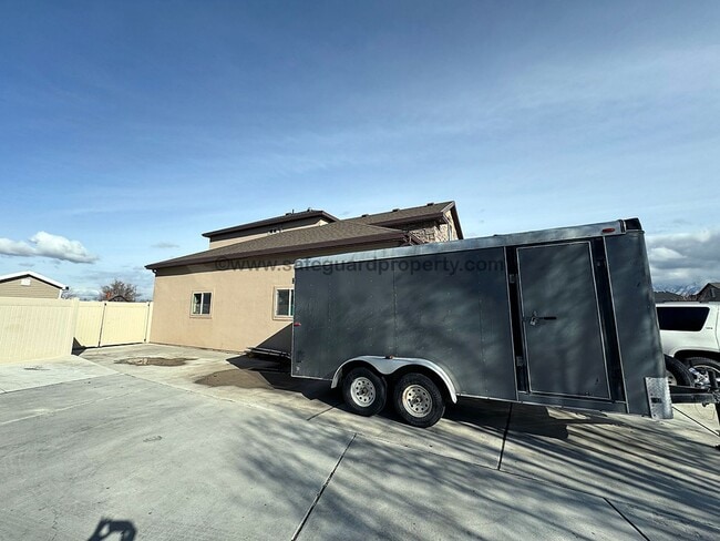 Building Photo - Beautiful Home available for July & August...