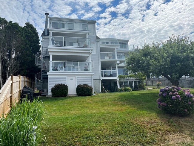 Building Photo - 249 Tuckerman Ave