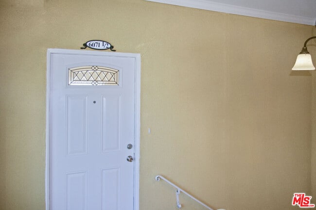 Building Photo - 6071 1/2 Pickford St