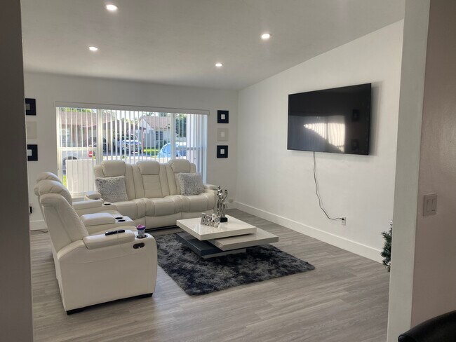 Building Photo - 11105 SW 156th Terrace