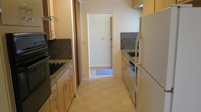 Building Photo - Single Level Concord Rancher