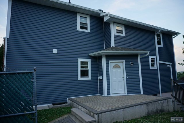 Building Photo - 255 Fairview Ave