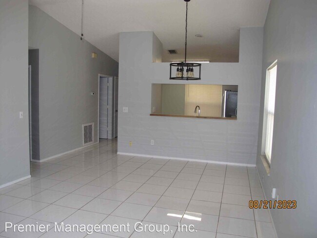 Building Photo - 3 br, 2 bath House - 704 OAK MANOR CIRCLE