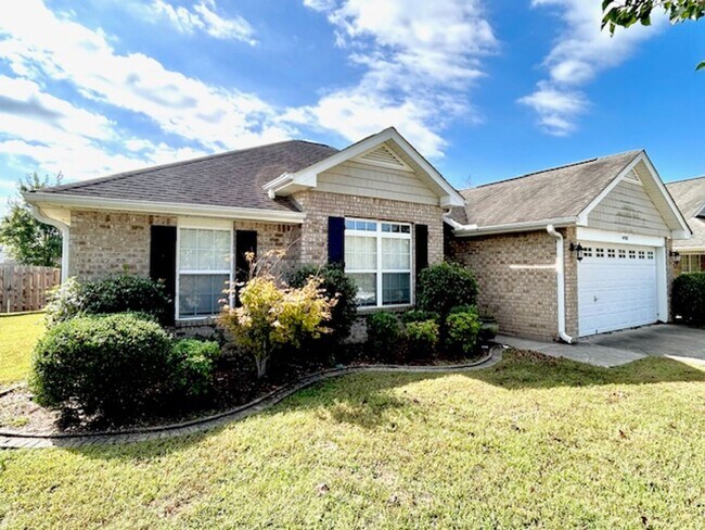 Foto del edificio - Coming soon! 10/10 Charming 3-bedroom bric...