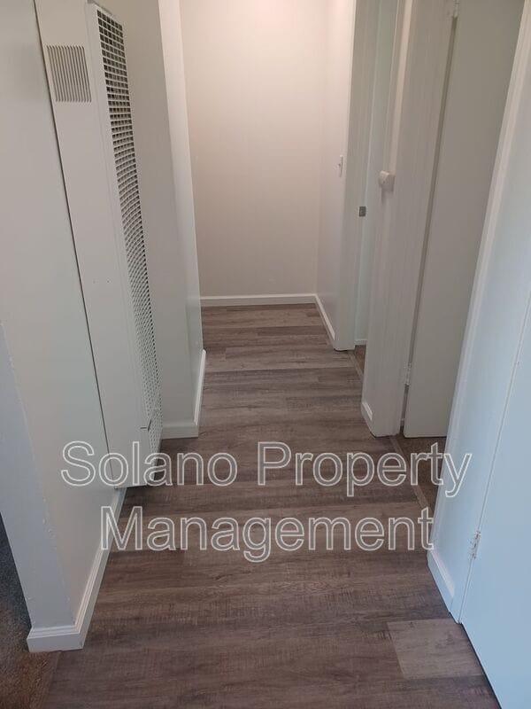 Building Photo - 766 E Tabor Ave